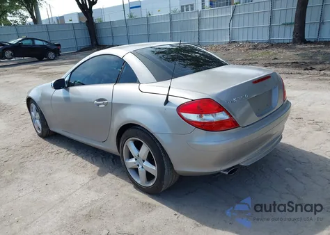 2005 Mercedes-Benz Slk 350 from USA, damaged, VIN WDBWK56F95F036480